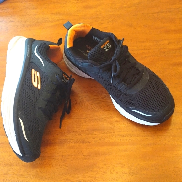 Skechers Other - Skechers relaxed fit air cooled memory foam D'lux walker athletic shoes